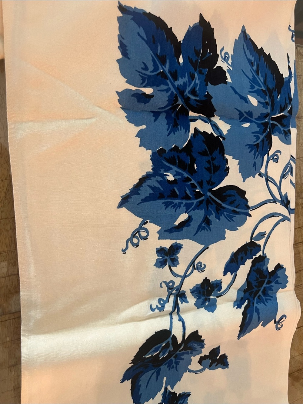 Vintage Roslyn Grape Leaf Printed Linen - Blue on White - Picture 3 of 3